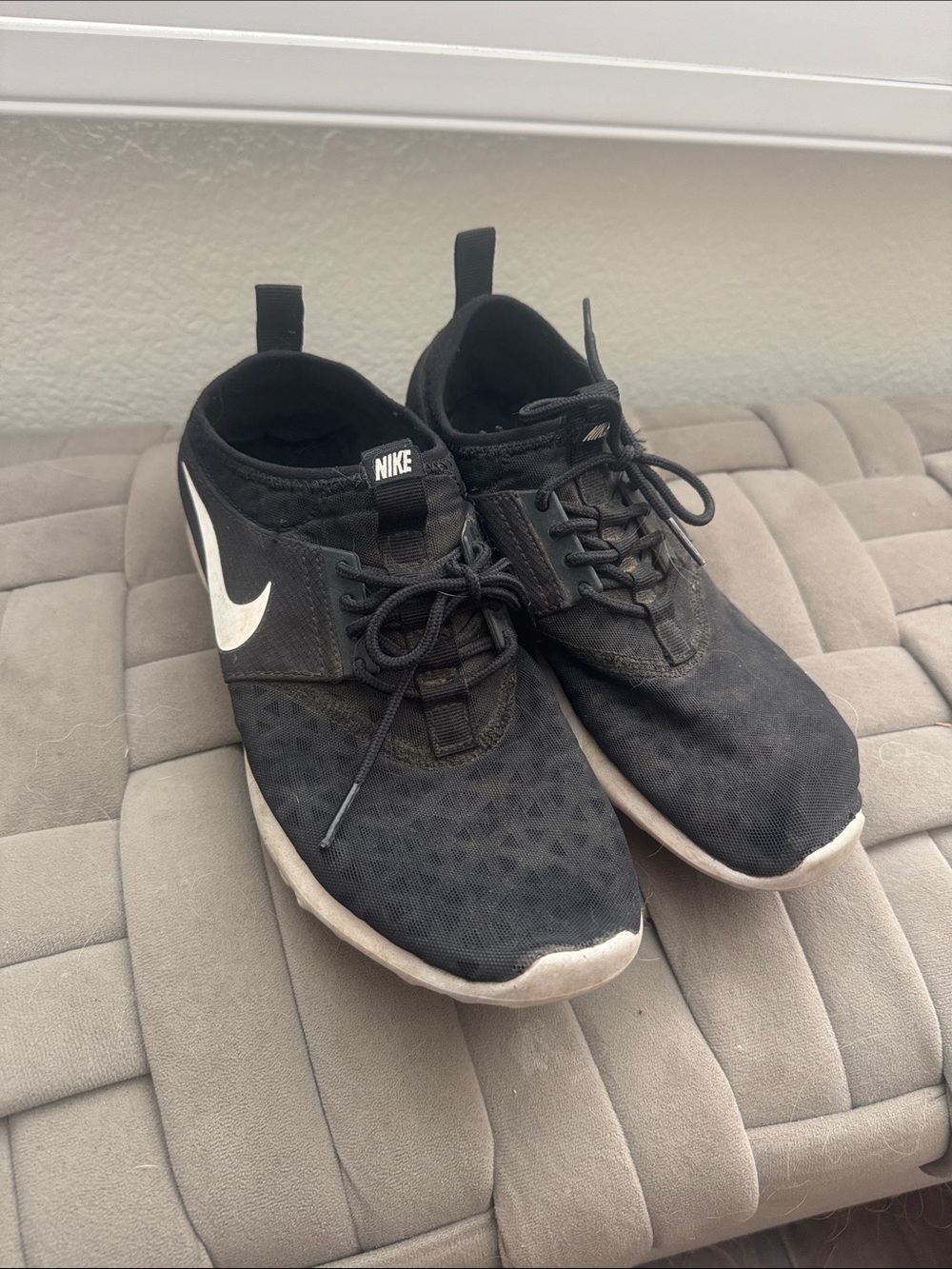 Nike sneakers women's 8